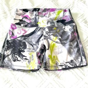 Lululemon Align 6” High Rise Shorts